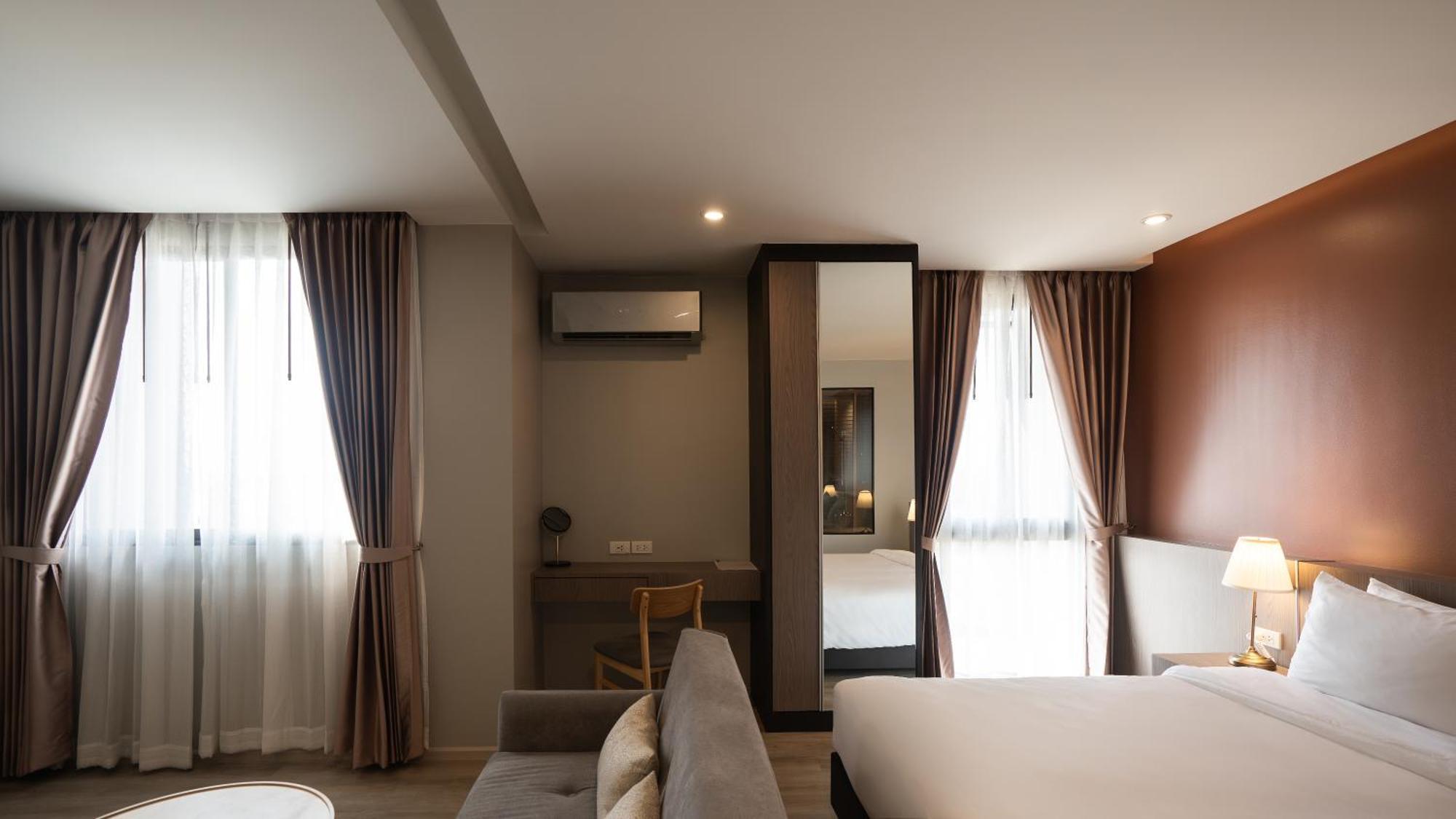 โรงแรม เดอะ ไรส์ สวีทส์ 4*